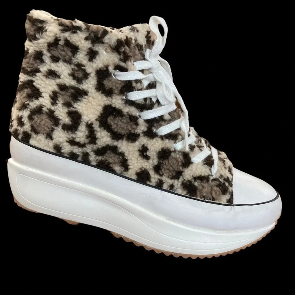 Madden Girl Women's Winnona Leopard Shearling Sneaker Sz: 9